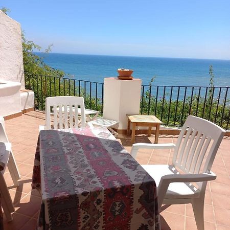 Casita Blanca Villa Нерха Екстериор снимка