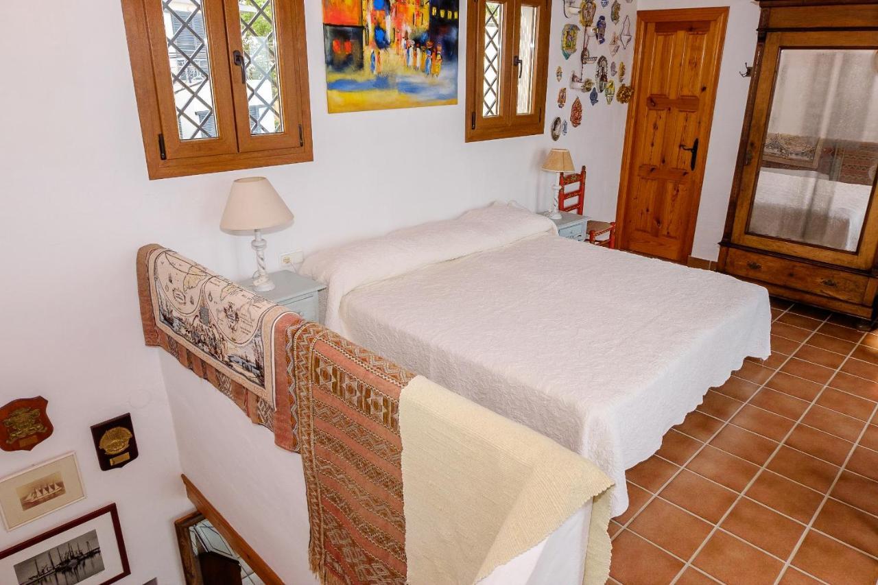 Casita Blanca Villa Нерха Екстериор снимка