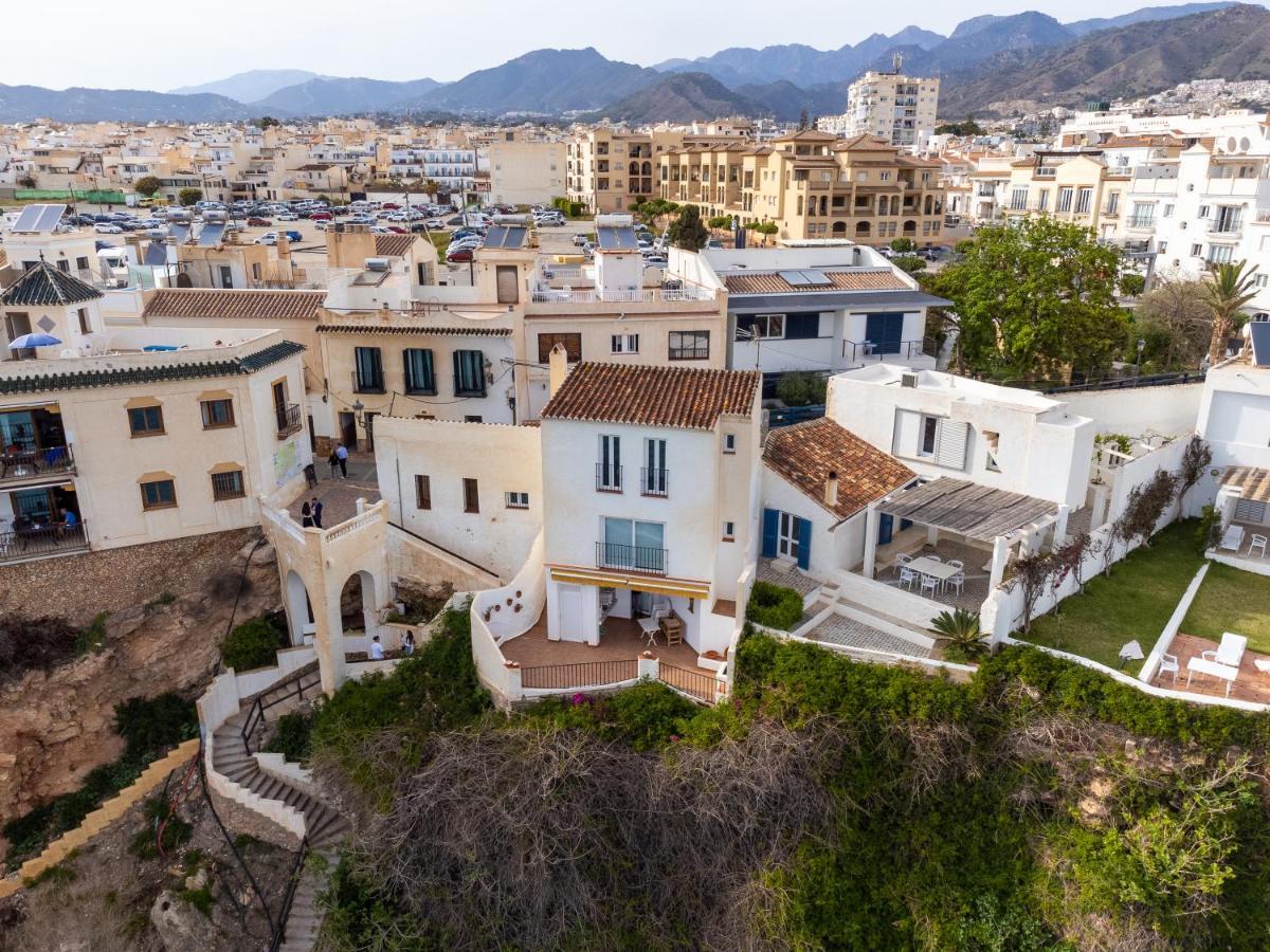 Casita Blanca Villa Нерха Екстериор снимка