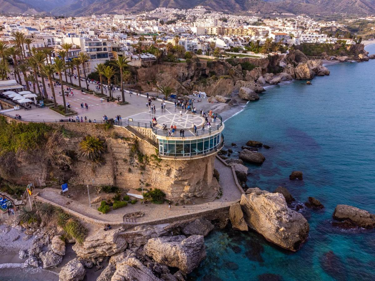 Casita Blanca Villa Нерха Екстериор снимка