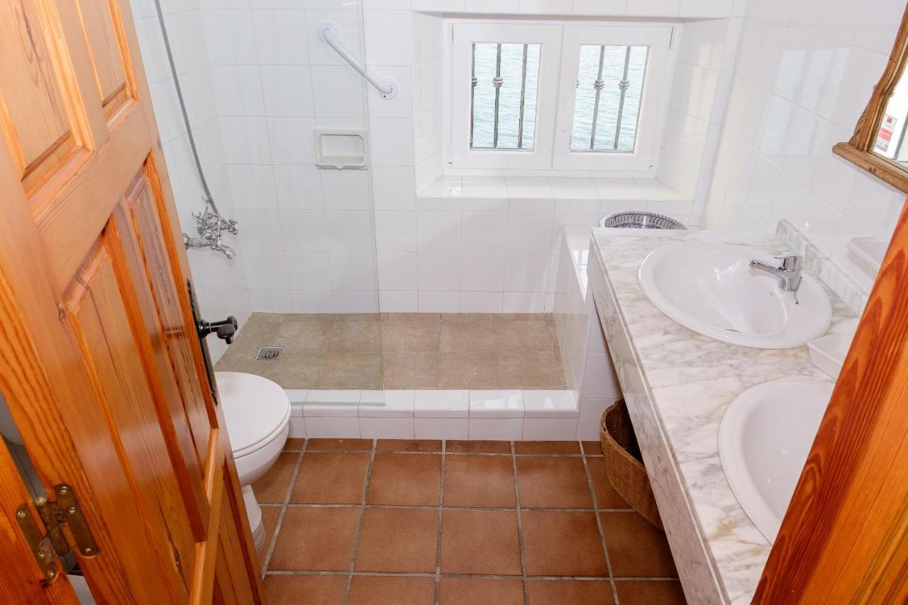 Casita Blanca Villa Нерха Екстериор снимка