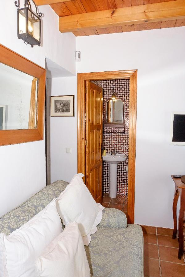 Casita Blanca Villa Нерха Екстериор снимка